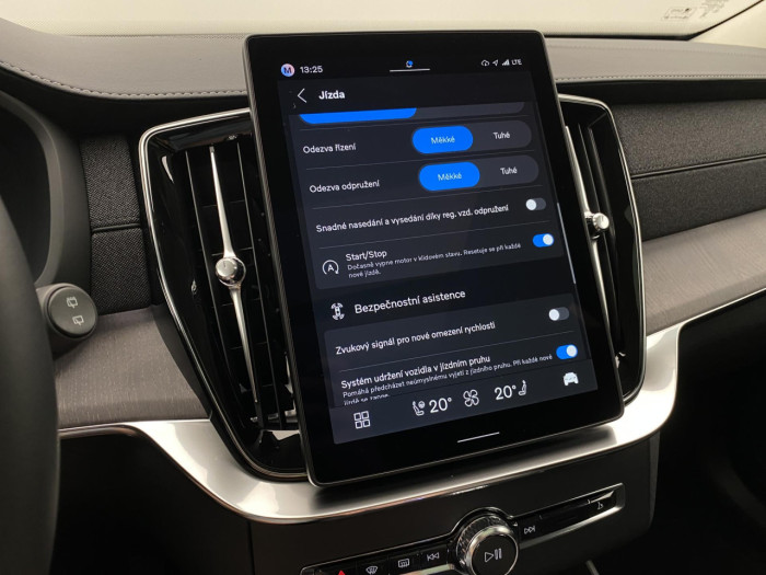 Volvo XC90 B5 AWD AUT DARK PLUS 7míst na operativní leasing