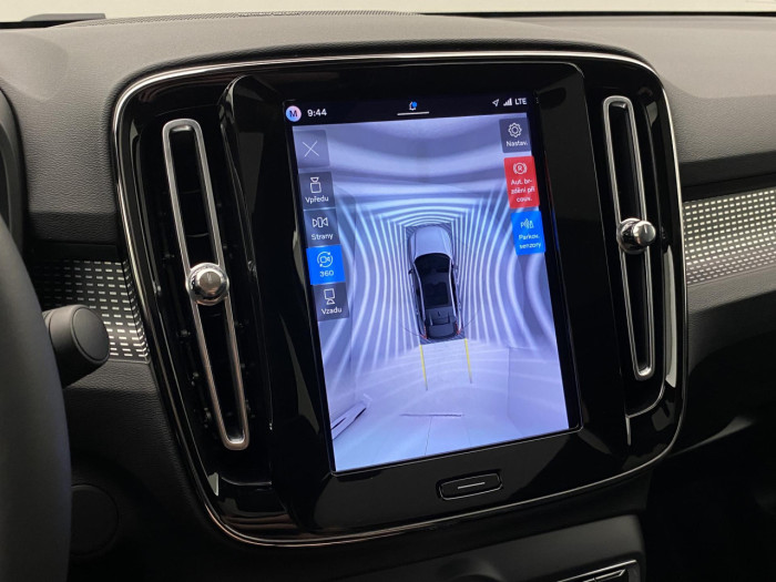 Volvo EC40 BLACK EDITION SINGLE EXT ULTRA Edition na operativní leasing