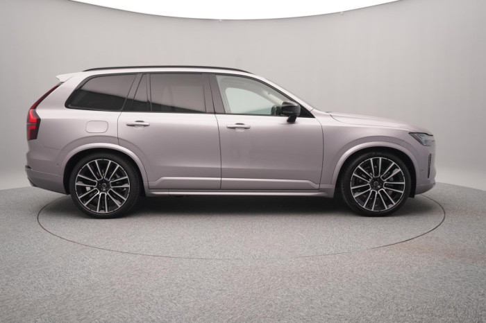 Volvo XC90 B5 AWD AUT DARK ULTRA 7 míst na operativní leasing