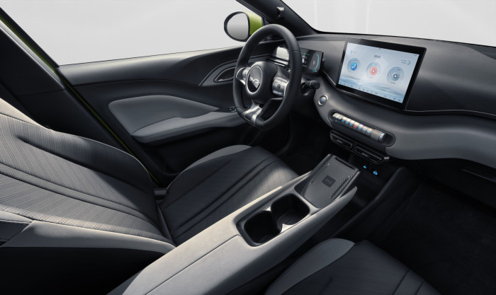 BYD Dolphin Surf Boost*kůže*LED*V2L*park. kam. na operativní leasing