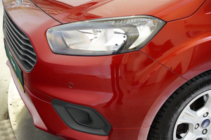 Ford Tourneo Courier 1.5 TDCi 74 kW Trend na operativní leasing