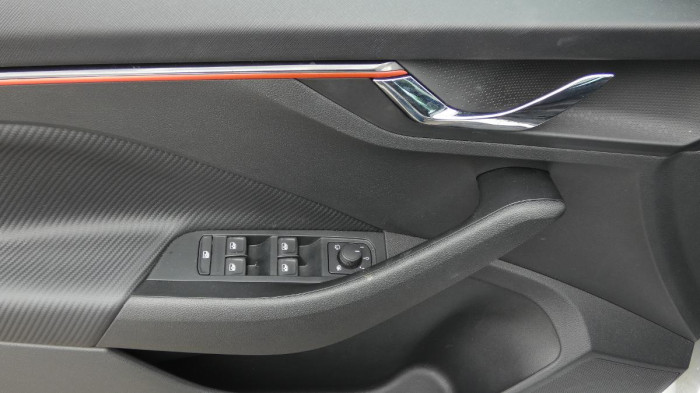 Škoda Scala TSI 85kW Monte Carlo DSG na operativní leasing