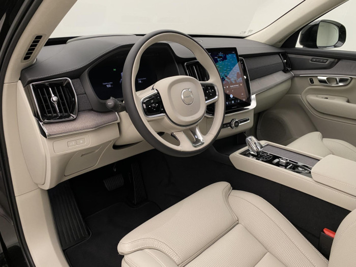 Volvo XC90 T8 AWD Plug-in DARK ULTRA na operativní leasing
