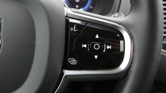 Volvo XC90 B5 AWD Core 7 míst na operativní leasing