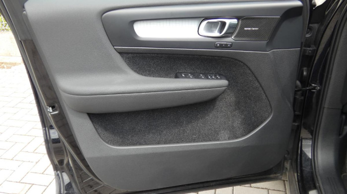 Volvo XC40 B3 Bright Plus aut. na operativní leasing