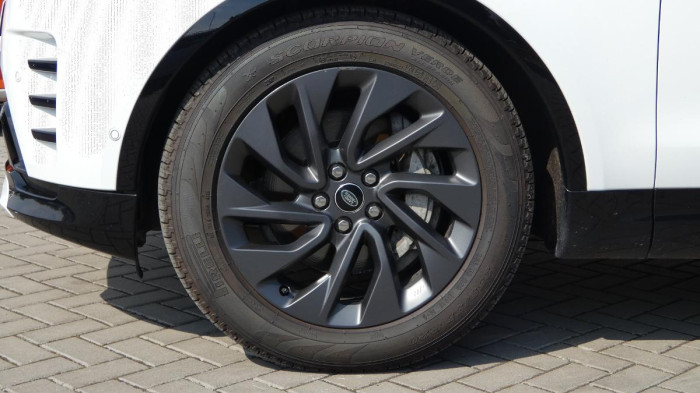 Land Rover Discovery D250 AUTO 4WD na operativní leasing