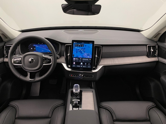 Volvo XC90 B5 AWD AUT DARK PLUS 7míst na operativní leasing