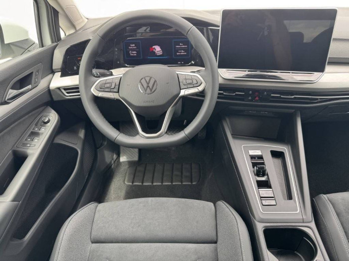 Volkswagen Golf People 7DSG mHEV 1,5eTSI / 110kW na operativní leasing