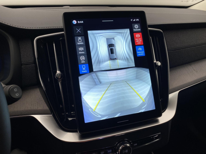 Volvo XC90 B5 AWD AUT BRIGHT PLUS na operativní leasing