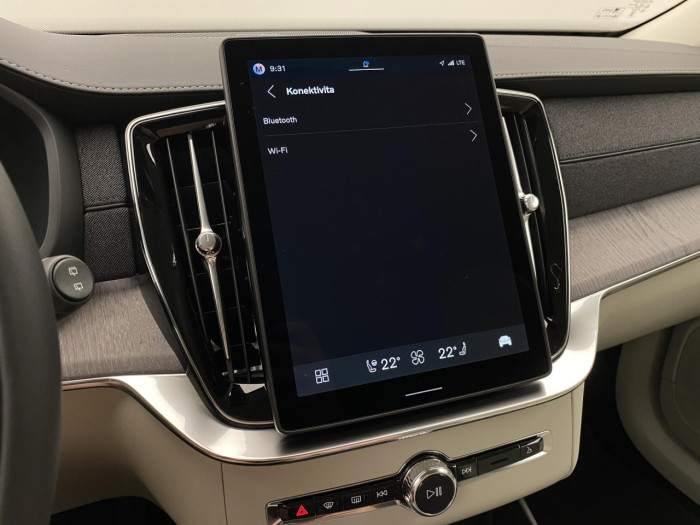 Volvo XC90 T8 AWD Plug-in BRIGHT PLUS 7m na operativní leasing