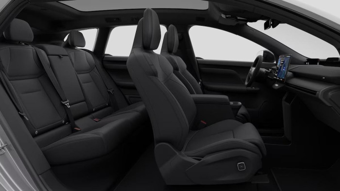 Volvo EX60 PURE ELECTRIC PLUS na operativní leasing