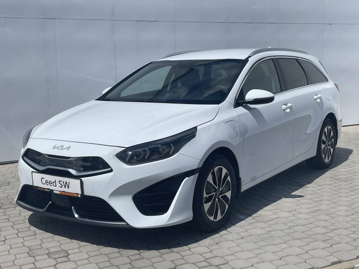 KIA Ceed SW CD PHEV PREMIUM 6DCT 1,6 GDi / 103kW na operativní leasing