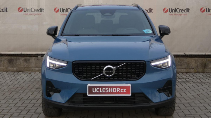 Volvo XC40 B3 PLUS DARK na operativní leasing
