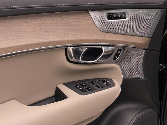 Volvo XC90 T8 AWD Plug-in BRIGHT ULTRA na operativní leasing