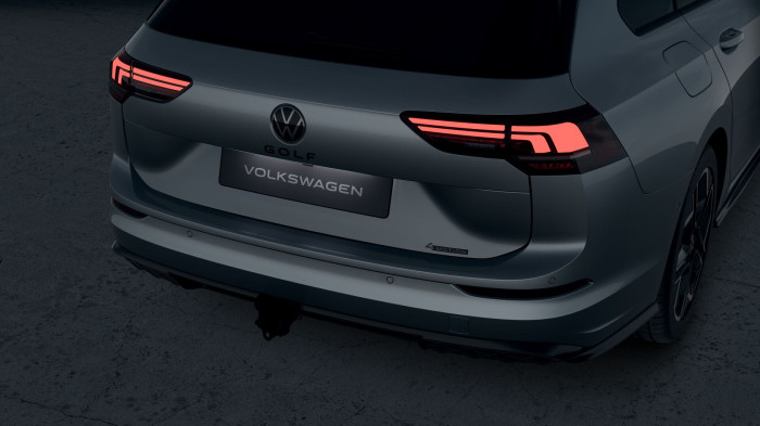 Volkswagen Golf Variant R-Line 2,0 TSI 150 kW 4MOT na operativní leasing