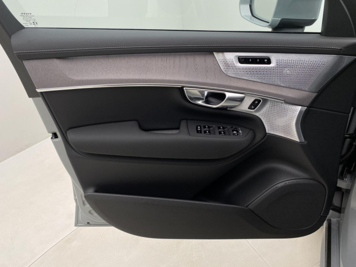 Volvo XC90 T8 AWD Plug-in BRIGHT ULTRA na operativní leasing