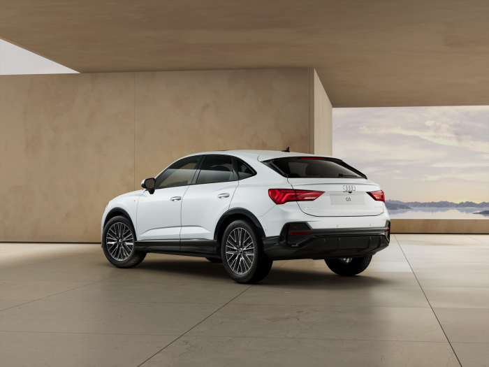 Audi Q3 Advanced 35 TFSI 110kW na operativní leasing