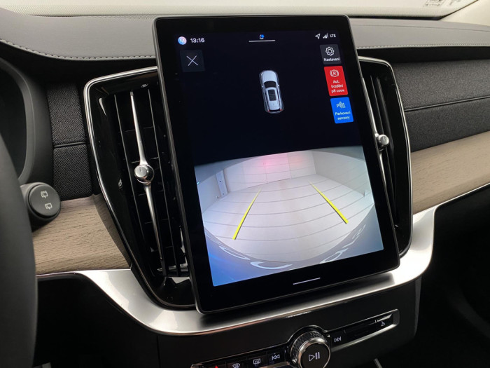 Volvo XC90 T8 AWD RECHARGE DARK PLUS 7m na operativní leasing