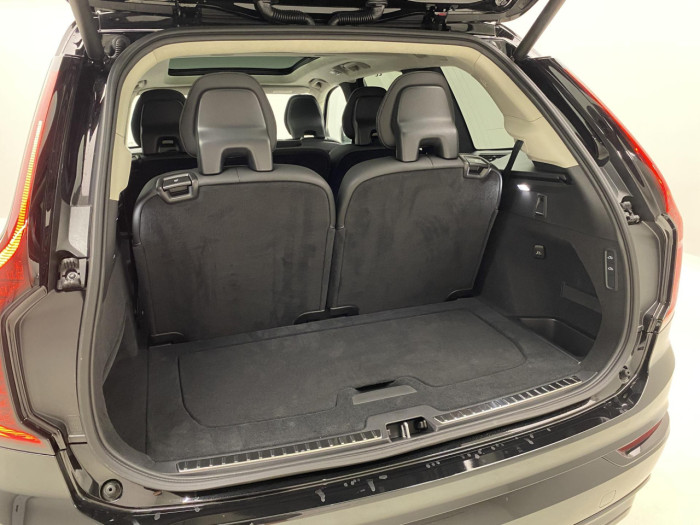 Volvo XC90 T8 AWD Plug-in DARK ULTRA na operativní leasing