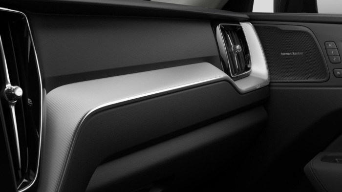 Volvo XC60 B5 AWD AUT BRIGHT PLUS na operativní leasing