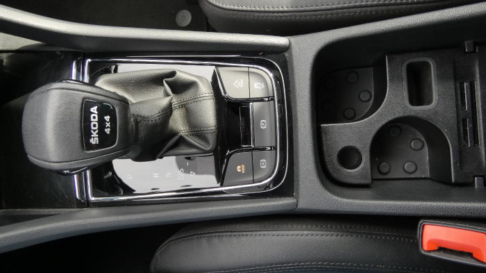 Škoda Kodiaq 2,0 TDi Selection 4x4 DSG 142 na operativní leasing