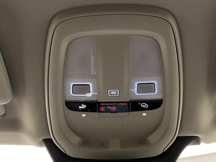 Volvo XC90 T8 AWD RECHARGE DARK PLUS 7m na operativní leasing