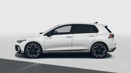 Volkswagen Golf R-Line People 1,5 eTSI 7DSG mHEV na operativní leasing