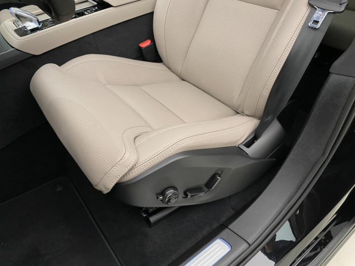 Volvo XC90 T8 AWD Plug-in BRIGHT PLUS 7m na operativní leasing