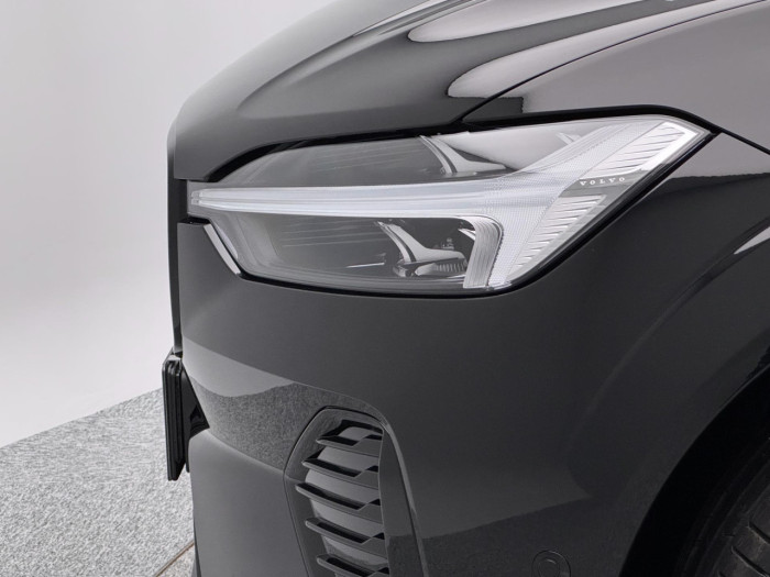 Volvo XC60 B5 AWD AUT PLUS BLACK EDITION na operativní leasing