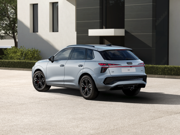 Audi Q3 S line TFSI quattro 195 kW na operativní leasing