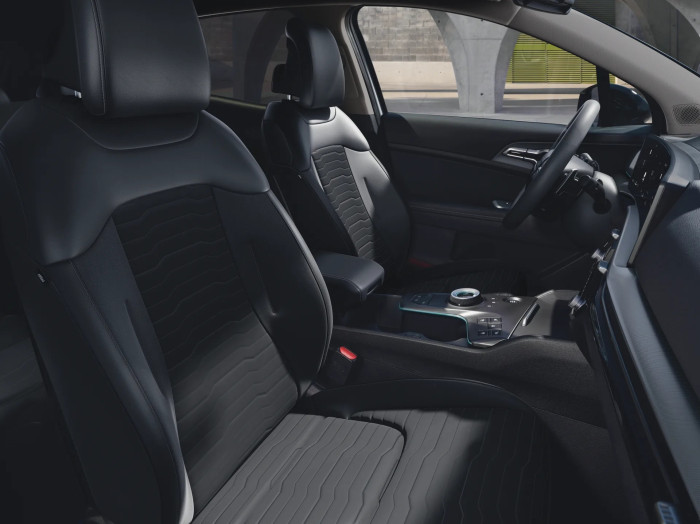 KIA Sportage 1.6 T-GDI 4x4 HEV 6AT TOP automat na operativní leasing