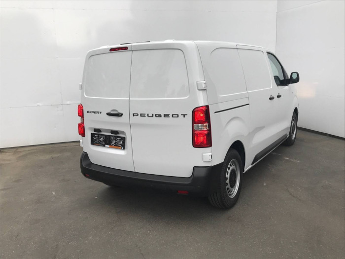 Peugeot Expert L2 MAN6 2,2 BlueHDi / 110kW na operativní leasing