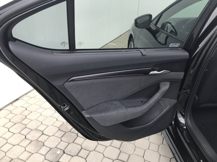 Škoda Superb Sportline 7DSG 2,0TDI / 110kW na operativní leasing