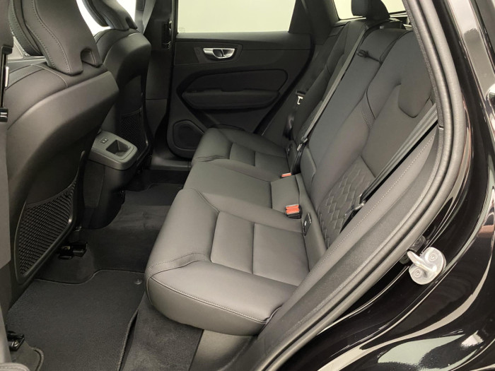Volvo XC60 B5 AWD AUT BRIGHT PLUS na operativní leasing