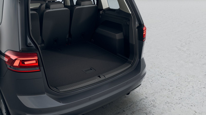 Volkswagen Touran 1,5 TSI 110 kW EVO2 6G na operativní leasing