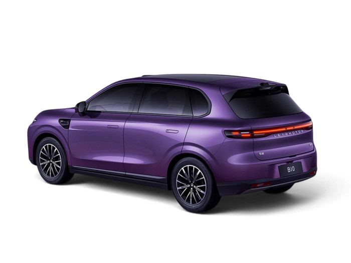 Leapmotor B10 Design 1.5 Hybrid EV 160 kW Benzín Automatická převodovka na operativní leasing