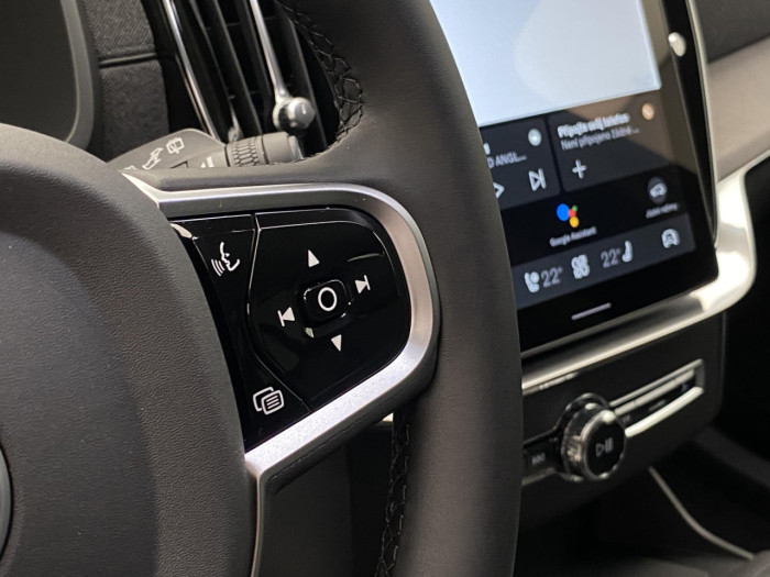 Volvo XC90 T8 AWD RECHARGE BRIGHT PLUS 7m na operativní leasing