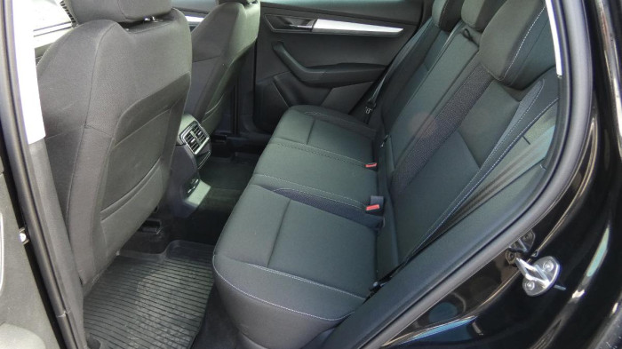 Škoda Karoq 2.0 TDI Ambition DSG na operativní leasing