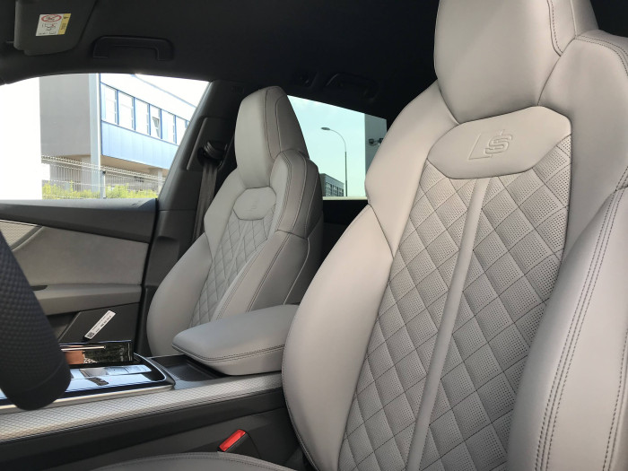 Audi Q8 SUV 50 Quattro 8TT 3,0TDI / 210kW na operativní leasing