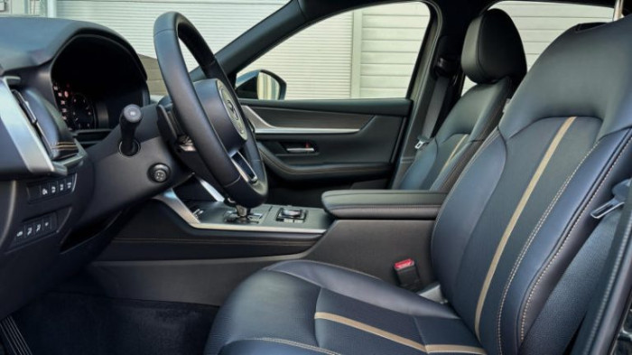 MAZDA CX-60 3.3 D254 HOMURA PLUS – SILA, KTERÁ SE NEPTÁ, JESTLI MŮŽE na operativní leasing