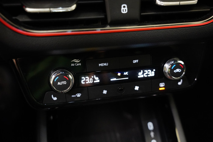 Škoda Scala 1.5 TSI 110 kW DSG Monte Carlo na operativní leasing
