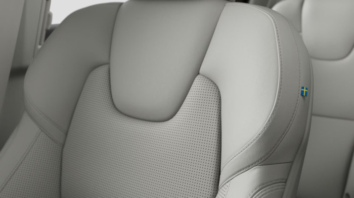 Volvo XC90 PLUS BRIGHT, B5 AWD, 184+10 kW / 250+14 HP na operativní leasing