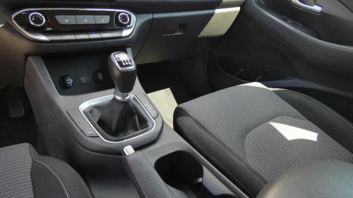 Lexus NX 350h 2.5 E-CVT Comfort Top na operativní leasing