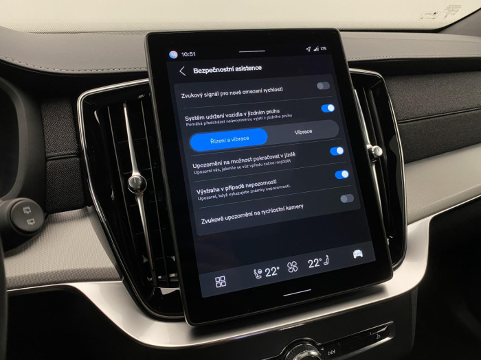 Volvo XC90 B5 AWD BLACK EDITION PLUS 7 na operativní leasing