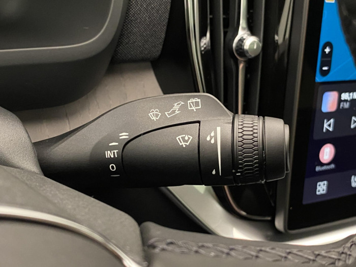 Volvo XC90 T8 AWD Plug-in DARK PLUS 7m na operativní leasing