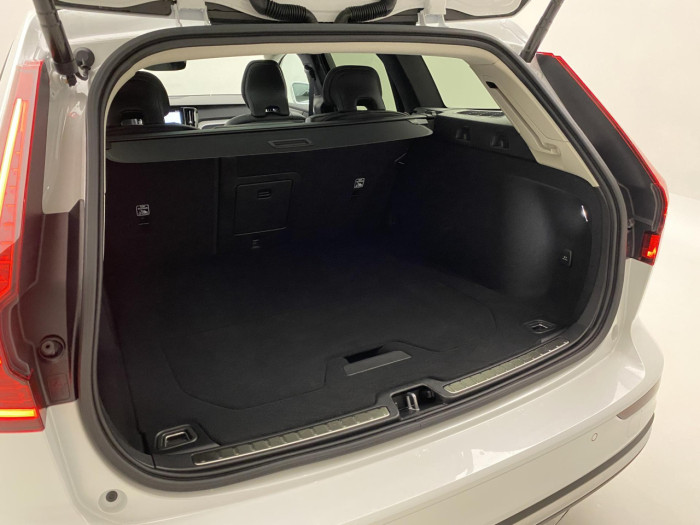 Volvo V60 B4 AUT BRIGHT PLUS na operativní leasing