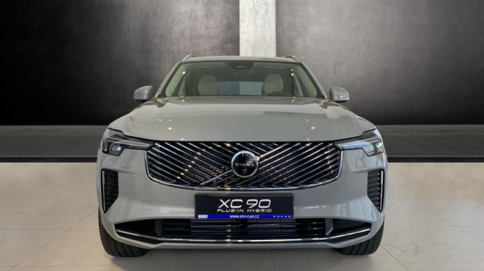 Volvo XC90 ULTRA BRIGHT, T8 AWD, 228+107 kW / 310+145 HP na operativní leasing