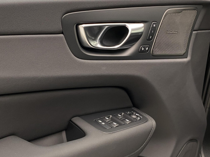 Volvo XC60 B5 AWD AUT BRIGHT PLUS na operativní leasing
