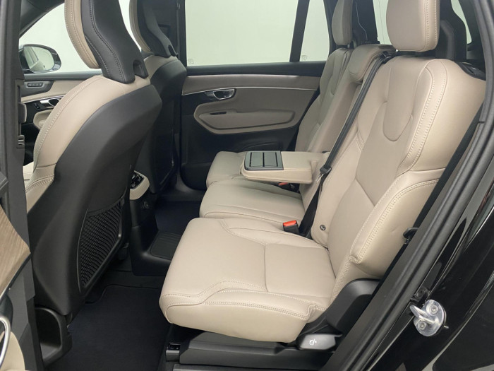 Volvo XC90 T8 AWD Plug-in BRIGHT PLUS 7m na operativní leasing