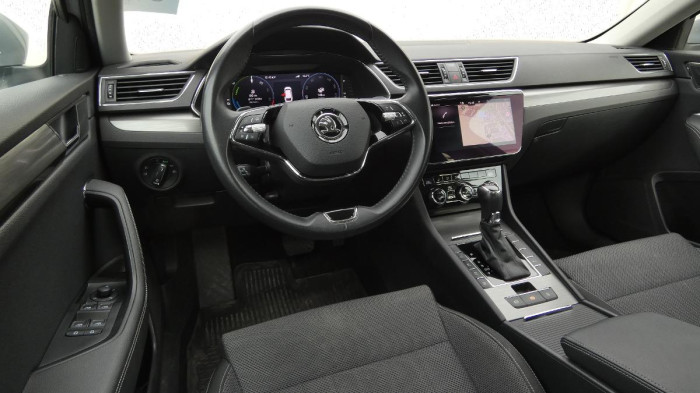 Škoda Superb 1.4 TSI iV Ambition DSG na operativní leasing